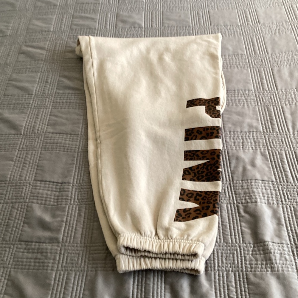 Cream Sweatpants with leopard Lettering - Picture 6 of 7